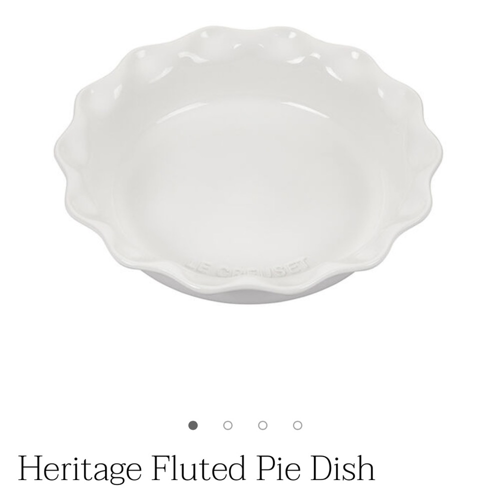 Le creuset fluted pie dish